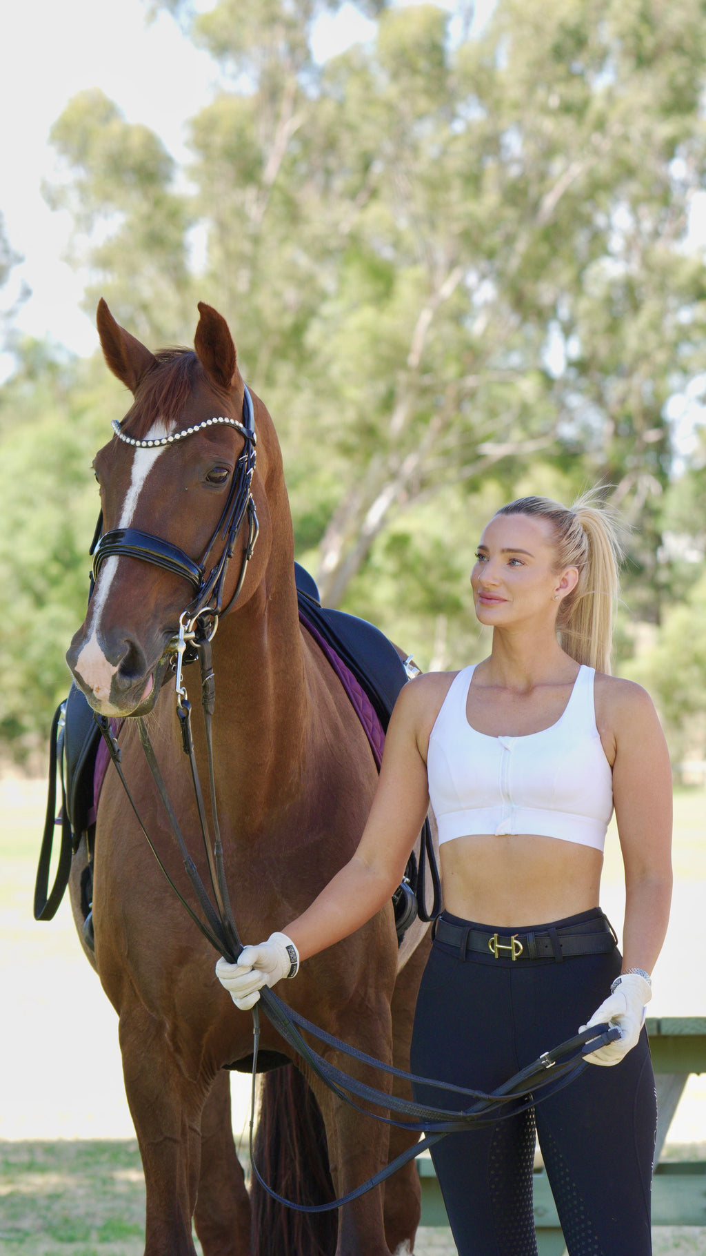 Competition Equestrian Sports Bra – Adjustable Fit & Zip Closure for High-Impact Riding